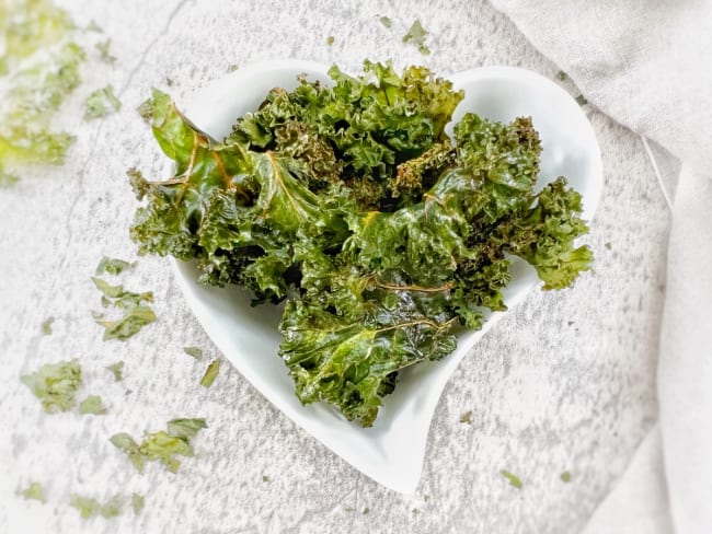 Chou kale en chips pour l'apéritif