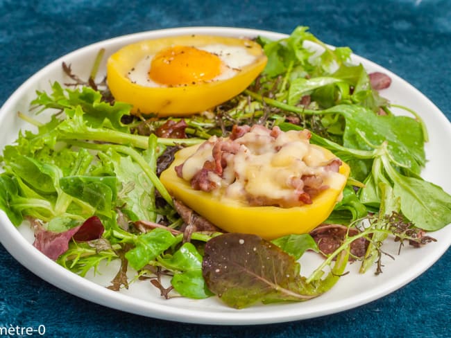 Pommes de terre farcies aux œufs et aux lardons