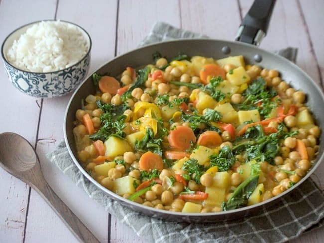 Curry végétarien aux pois chiches et épinards : une recette facile et délicieuse