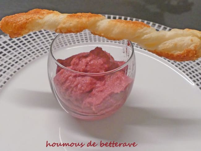 Houmous de betterave pour l'apéritif