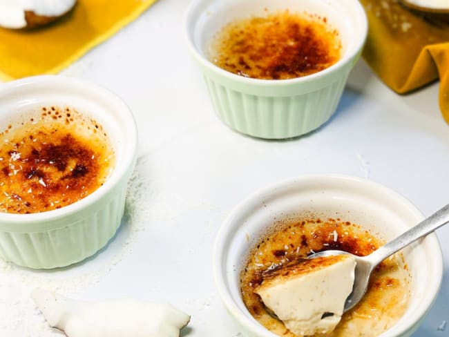 Crème brûlée végétale à la noix de coco, sans gluten