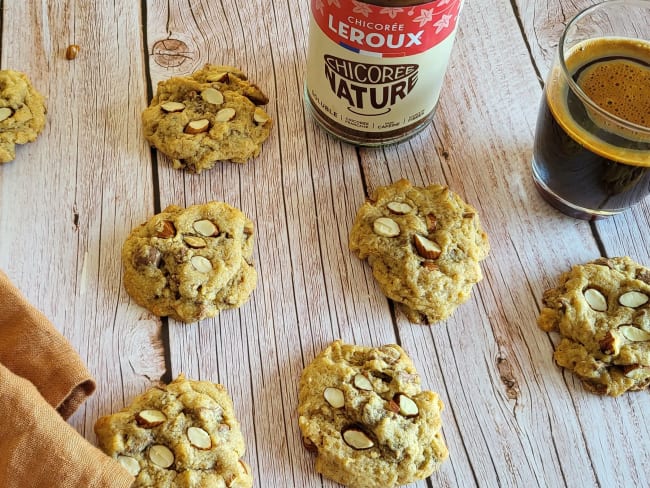 Cookies à la chicorée, aux amandes et au chocolat