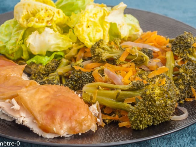 Poulet rôti aux brocolis : une recette facile qui revisite le poulet dominical