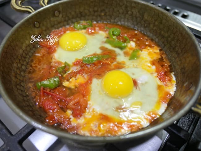 Menemen turc oeufs, piment, tomate