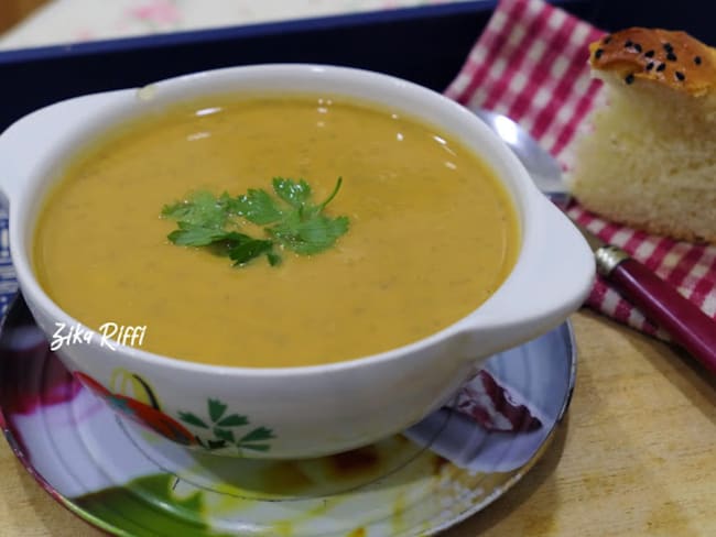 Soupe à la courge longue musquée