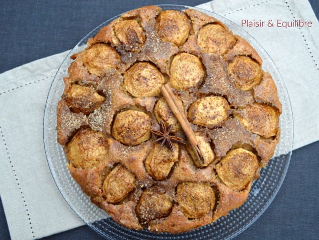 Gâteau aux pommes et aux épices à pain d'épices de Yotam Ottolenghi