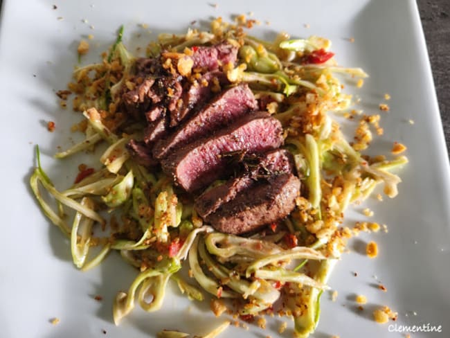 Puntarelle avec viande de bœuf et chapelure à l'anchois et au piment