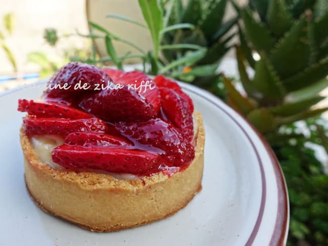 Tartelettes aux fraises, pâte aux amandes et crème vanille