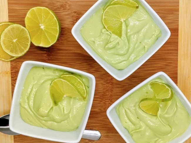 Crème dessert citron vert et avocat sans cuisson et végétalienne