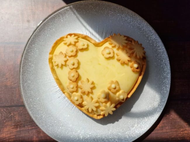 Tarte au citron en forme de coeur pour la saint Valentin
