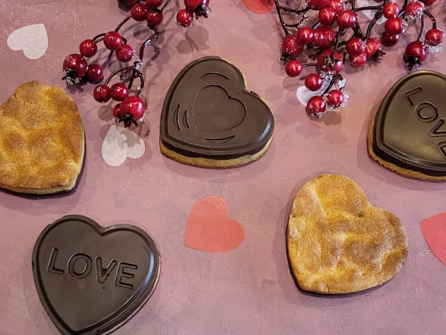 Sablés bretons coque chocolat en forme de coeur