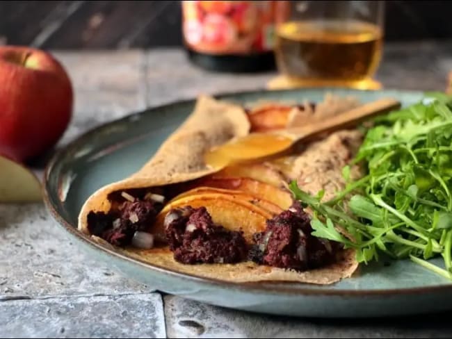 Galette bretonne au boudin noir et pommes