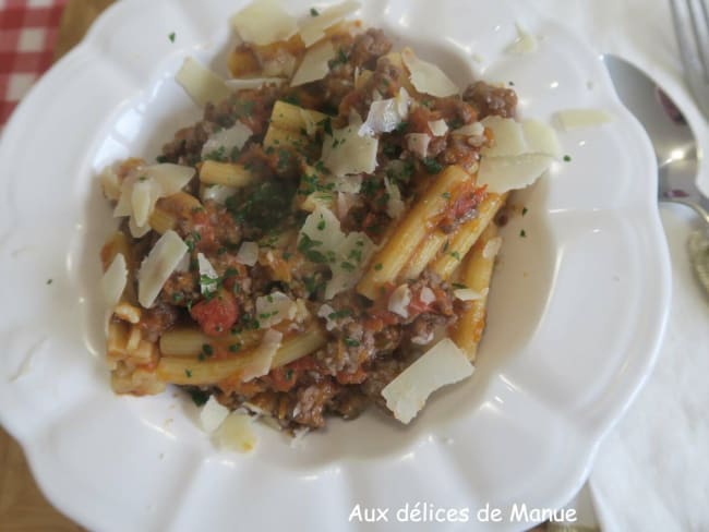 Trigatelli alla bolognaise de Denny Imbroisi