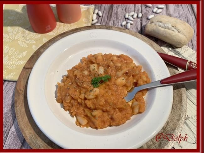 Haricots blancs à la tomate avec une pointe de piment