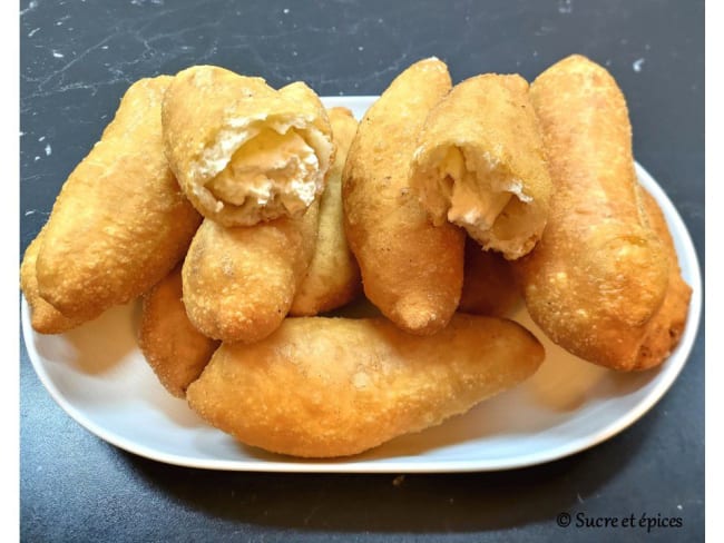 Beignets salés au fromage frais "Pirojki"