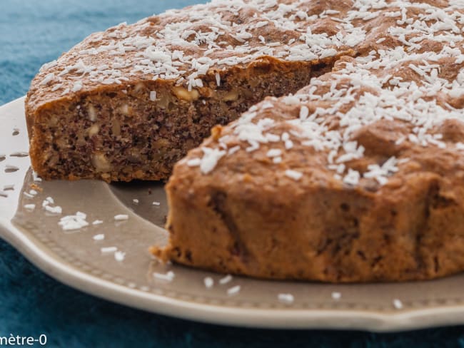 Gâteau du matin moelleux aux noisettes et chocolat