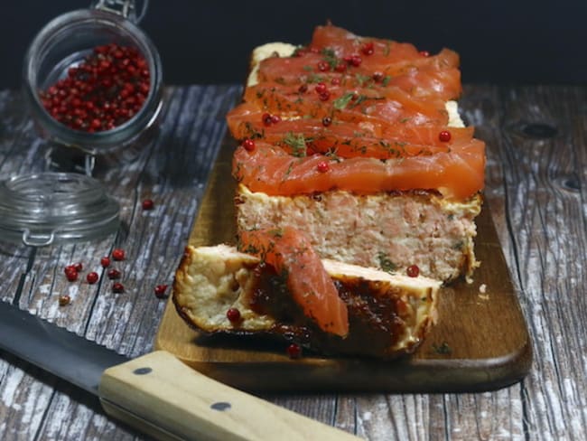 Terrine aux deux saumons et aux baies roses