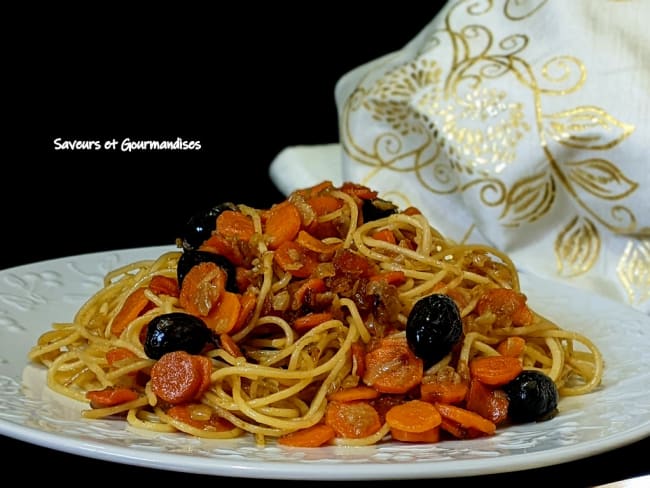 Spaghettis aux carottes et olives noires