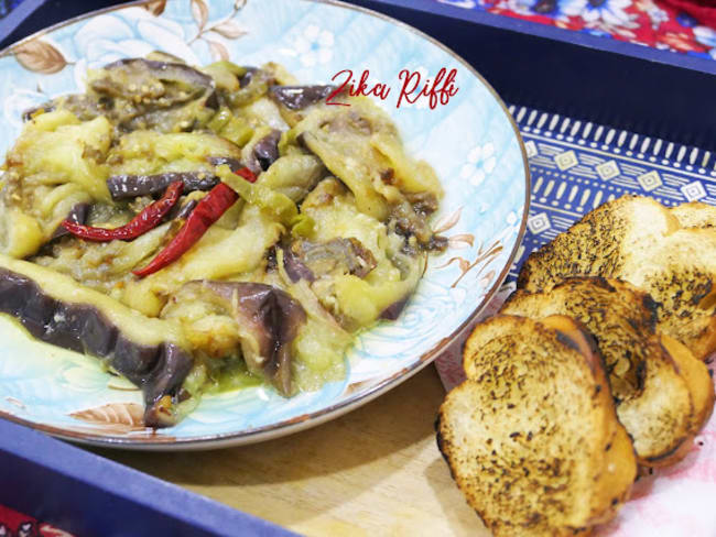 Aubergines en scabetch, ou escabèche, cuisine pieds noirs de Bône, l'actuelle Annaba.