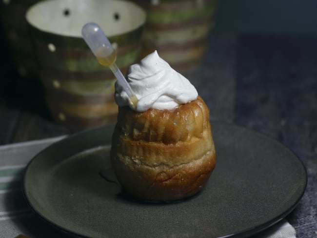 Baba rhum orange et chantilly au chocolat blanc