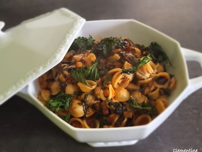 Pâtes aux aubergines et chou kale