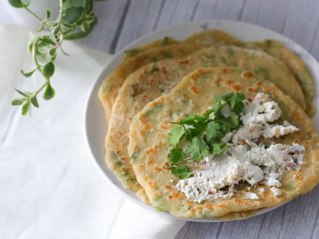 Naans à la coriandre pour accompagner un fromage de chèvre