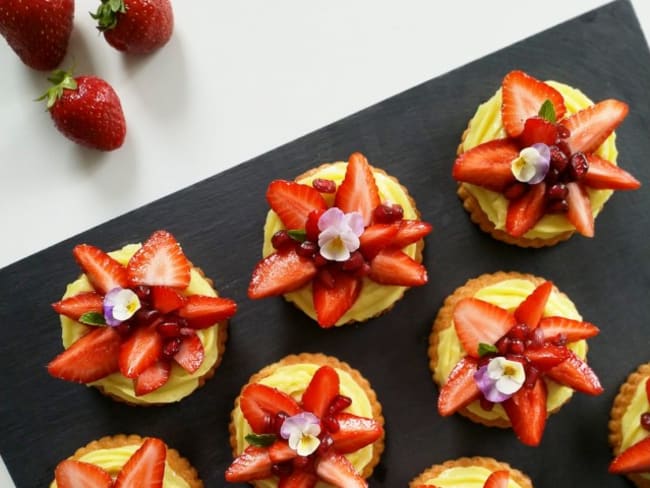 Petites tartelettes aux fraises sans cuisson sur biscuit bretons