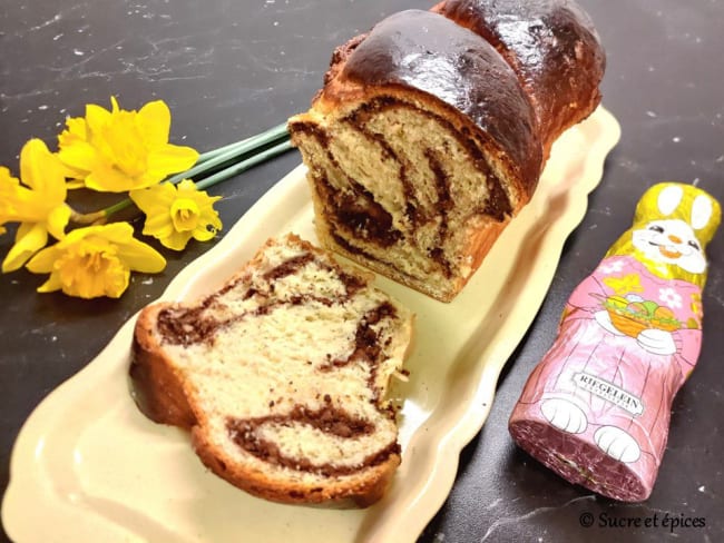 Brioche tressée aux noix et au cacao "Cozonac"