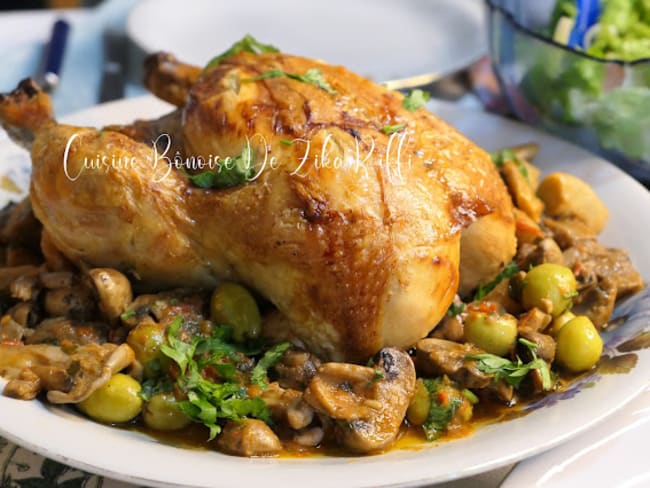 Poulet rôti farci de viande hachée au frick, champignons et olives