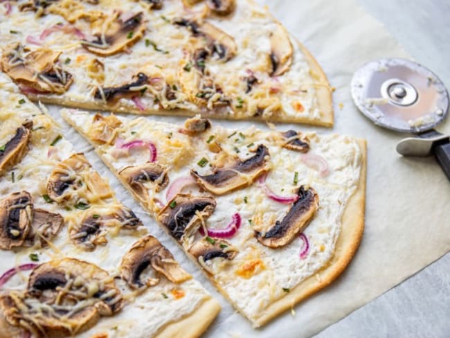 Tarte flambée végétarienne aux champignons