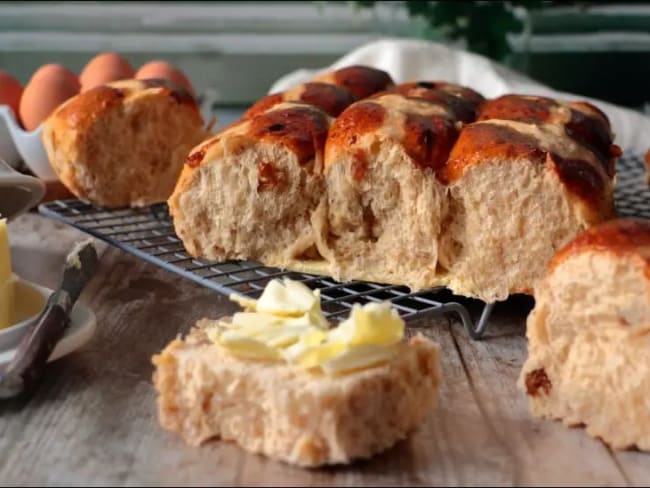 Hot cross buns - brioche de Pâques anglaise