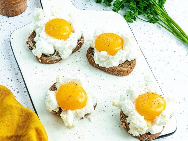 Les oeufs nuage sur toasts