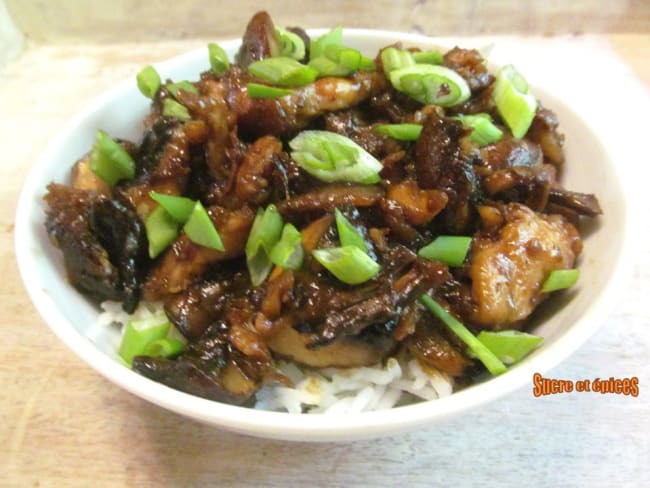 Stir fry de poulet aux champignons et gingembre