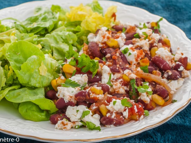 Chili sin carne ou presque (haricots rouges au maïs et à la fêta)