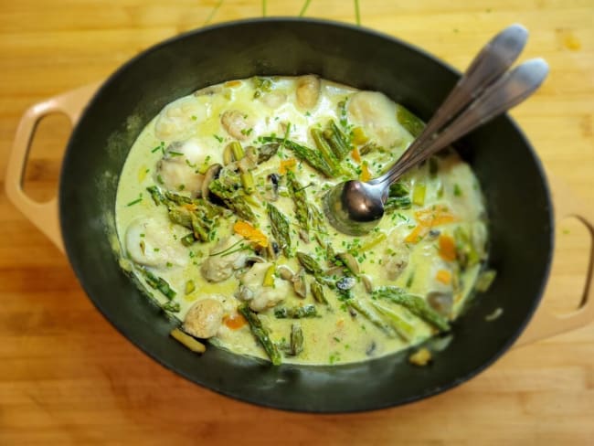 Joue de lotte aux asperges vertes et champignons de Paris