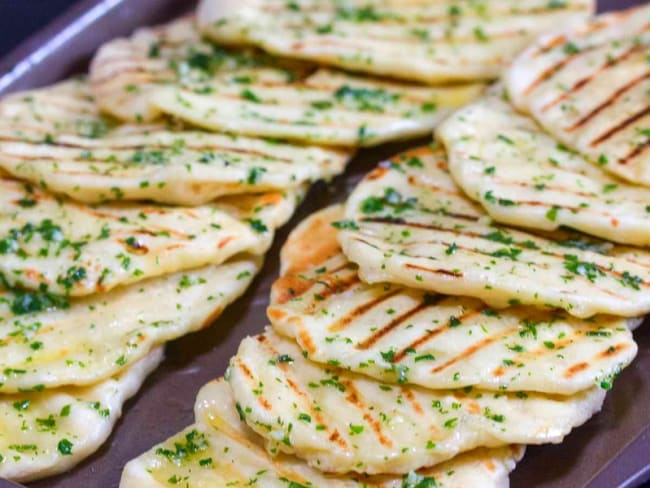 Flatbread facile de Jamie Oliver au beurre d'ail des ours