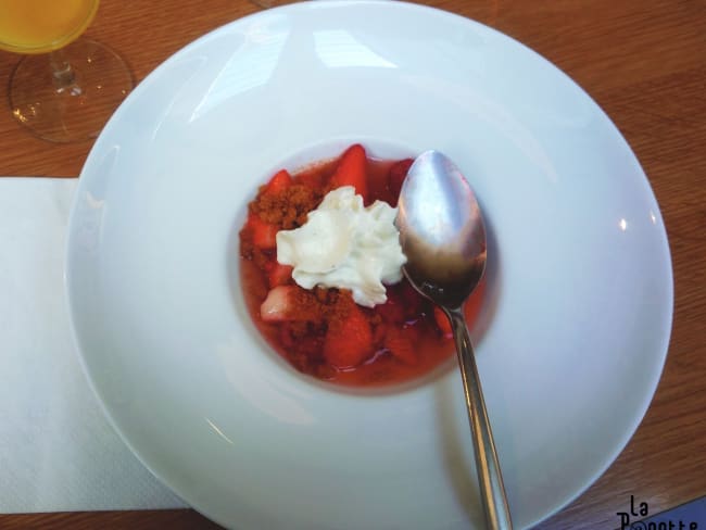 Soupe de fraise et framboise à la cardamome