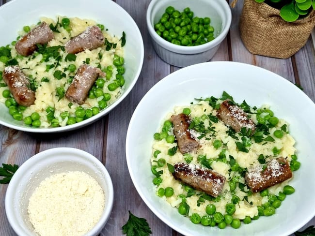 Risotto aux petits pois et aux chipolatas