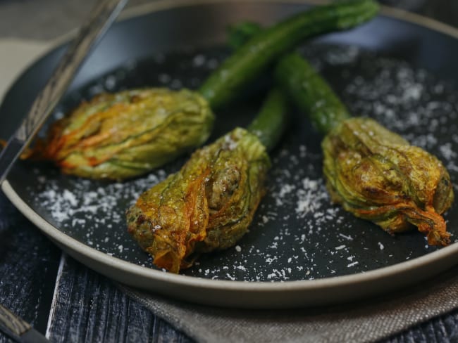 Fleurs de courgettes farcies aux herbes