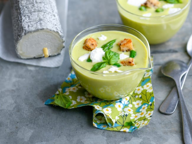 Velouté frais d’asperges au Sainte Maure de Touraine AOP et basilic