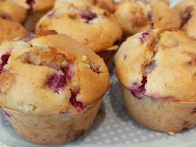 Les muffins au chocolat blanc et à la framboise