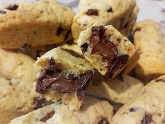 Les cookie barres garnis de pâte à tartiner