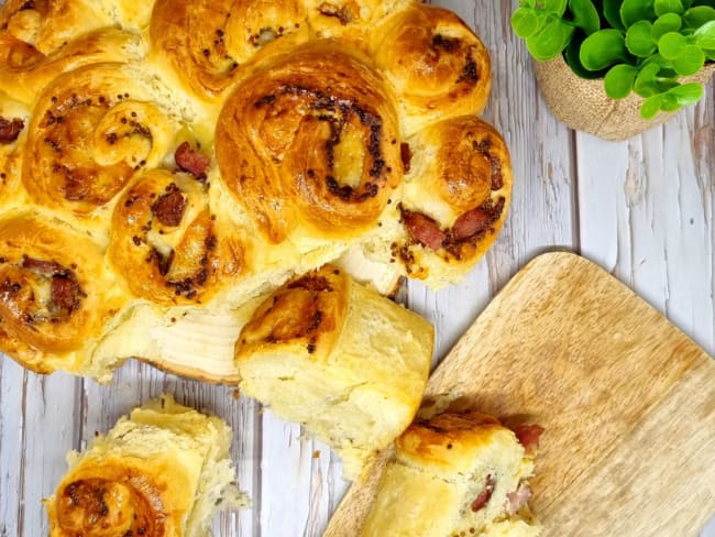 Brioche à la saucisse de Montbéliard et Comté