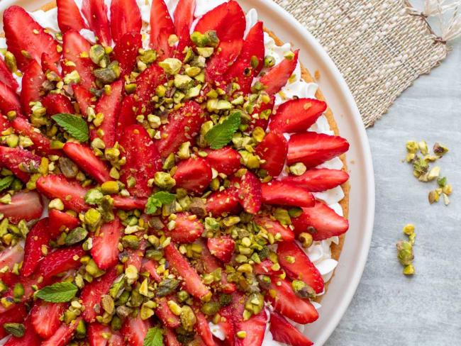 Un sablé breton, des fraises et de la crème chantilly !