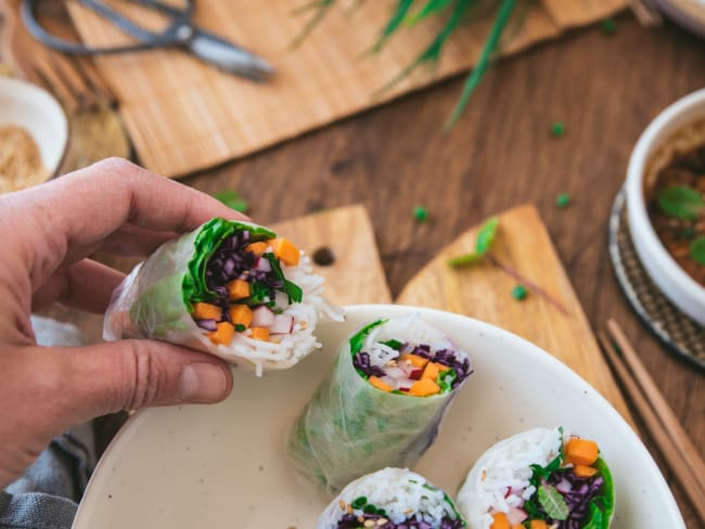 Rouleaux de printemps végétariens sauce cacahuète