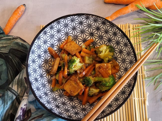 Tofu sauté au brocoli et carottes