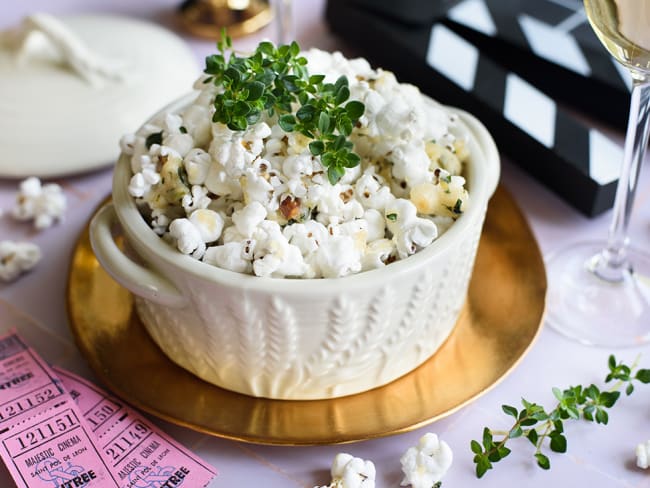 Pop-corn thym parmesan pour varier l'apéro !