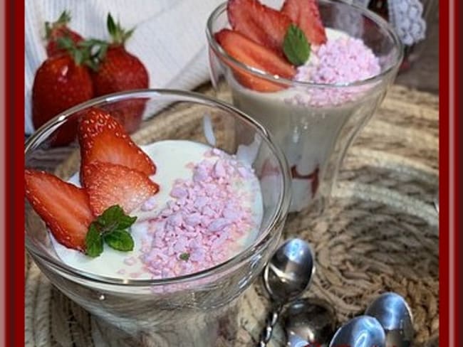 Verrines de fraises et crème diplomate