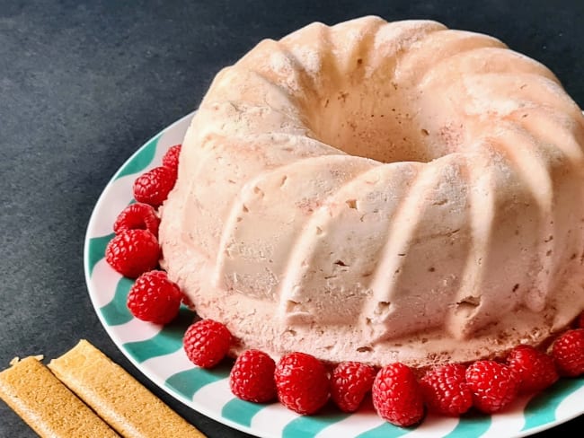 Parfait glacé à la gelée de framboise