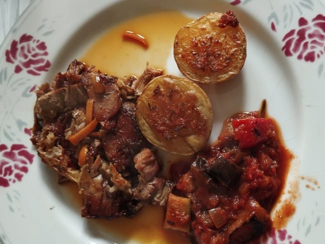 Épaule d’agneau confite et snackée, jus à l’orange